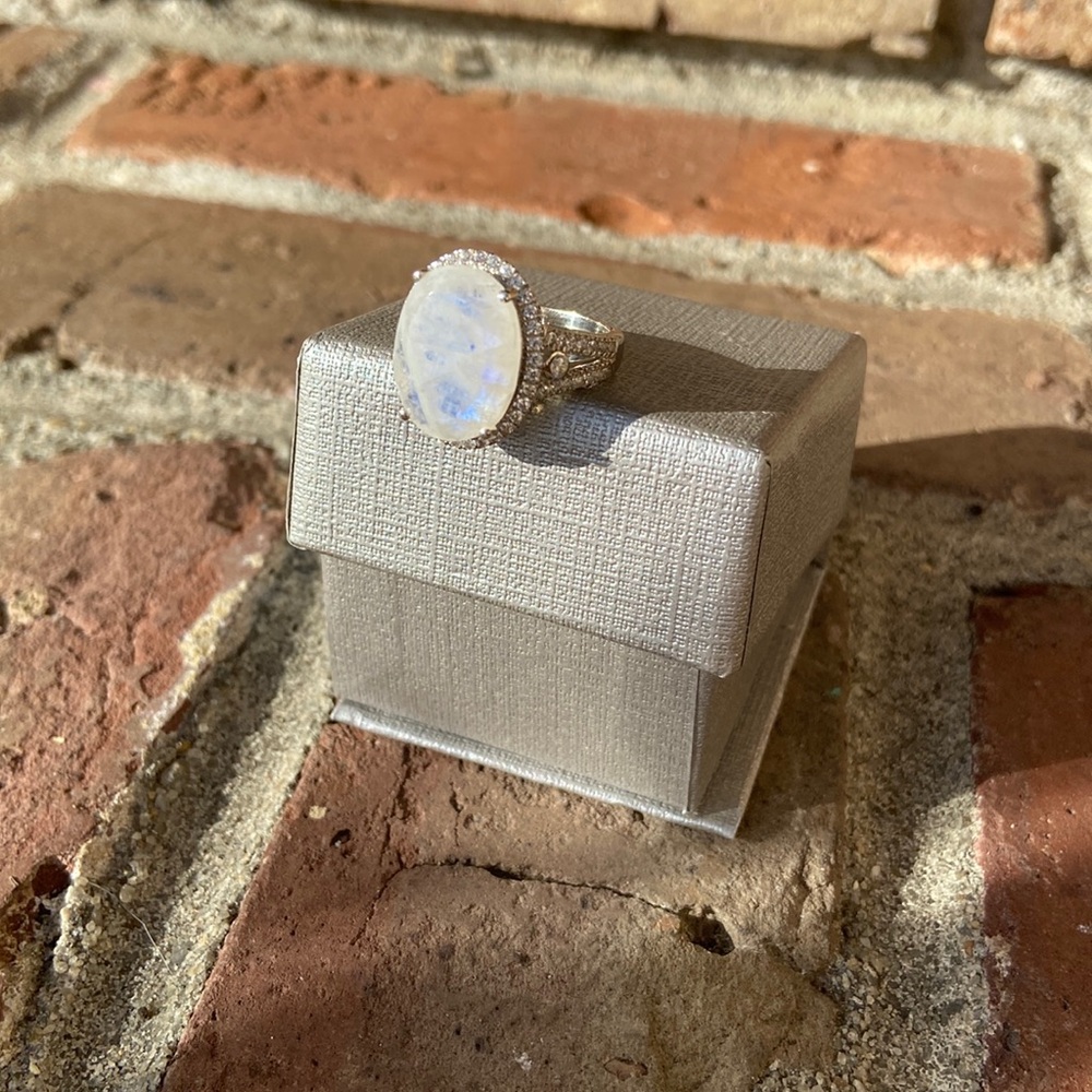 925 Moon Glow Stone size 7